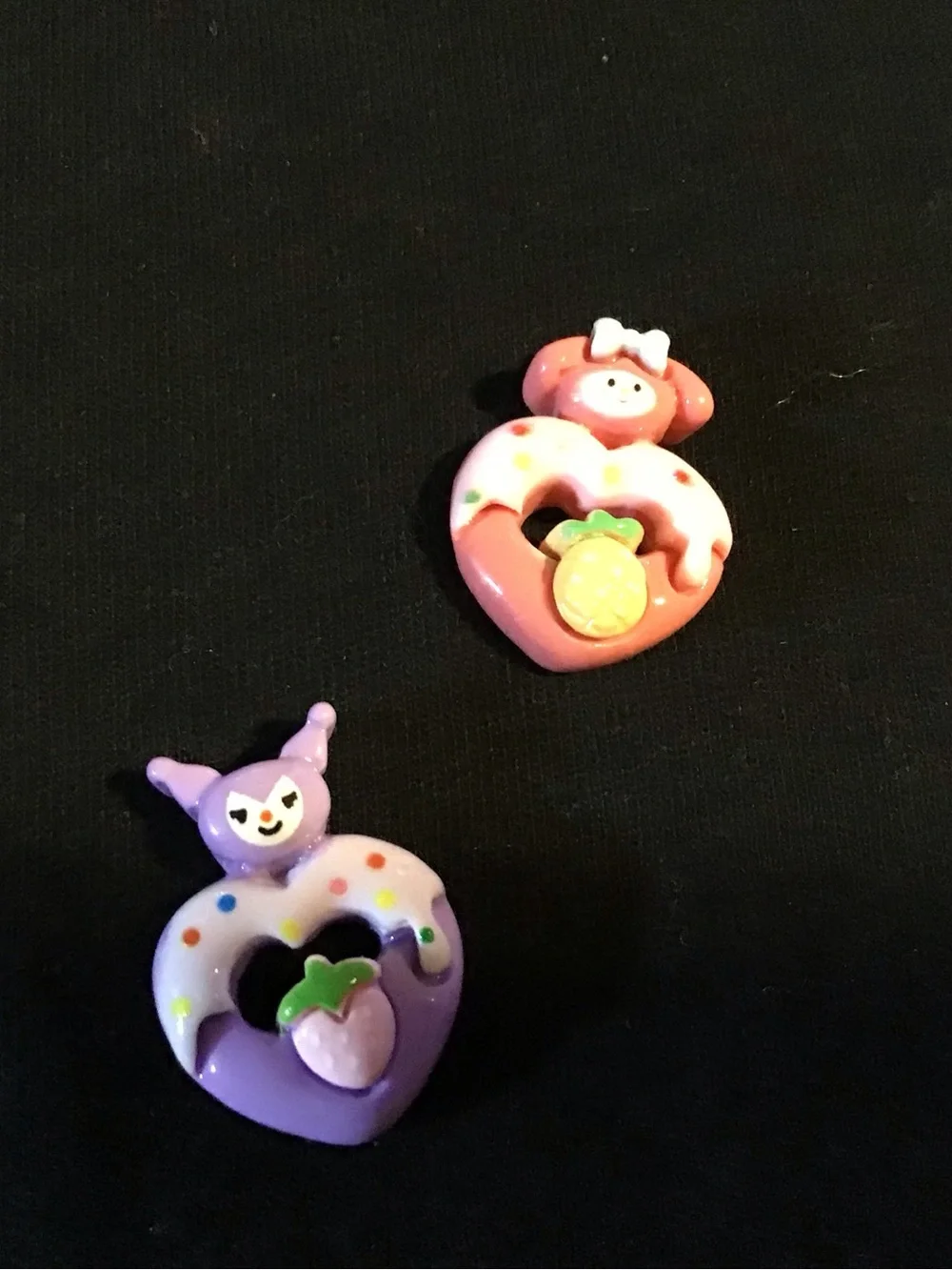 Set of 5 mini magnet with Sanrio character designs. Super cute.